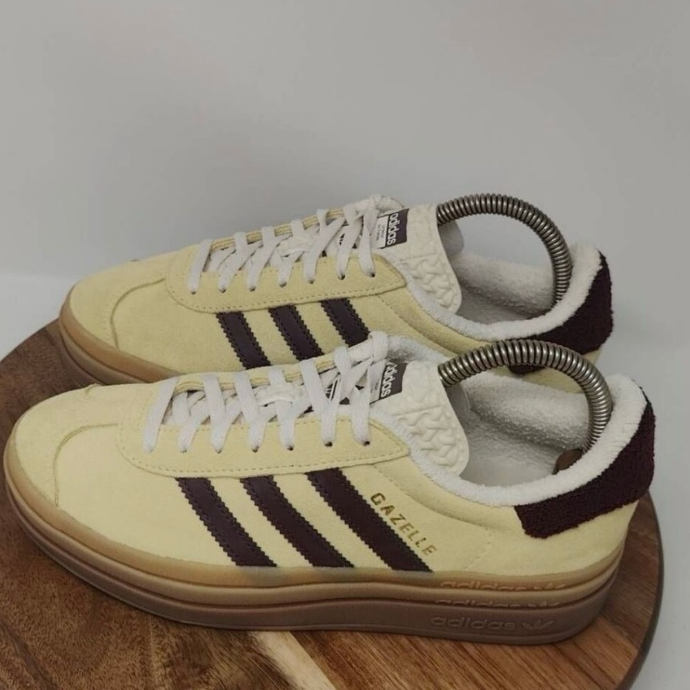 Adidas Gazelle women’s 7